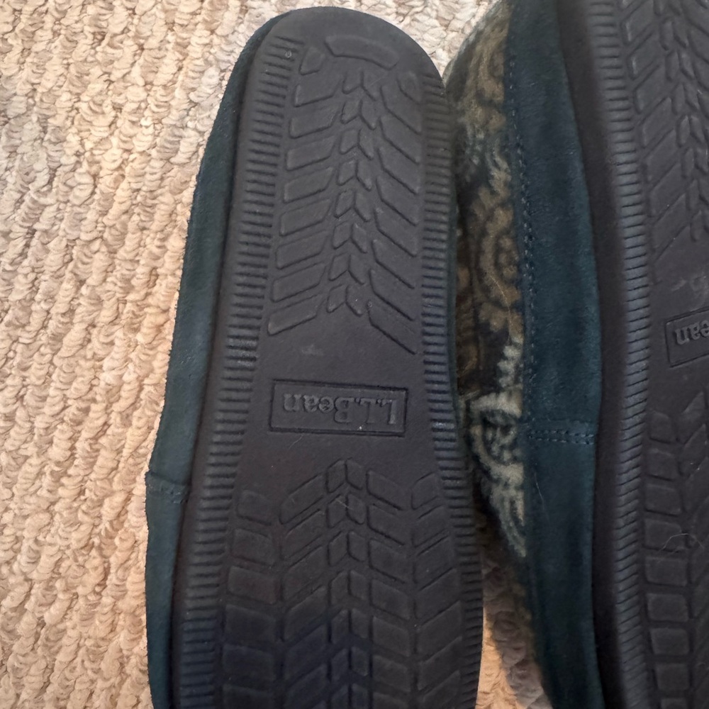 Patterned Slip-On Slippers - Picture 4 of 4